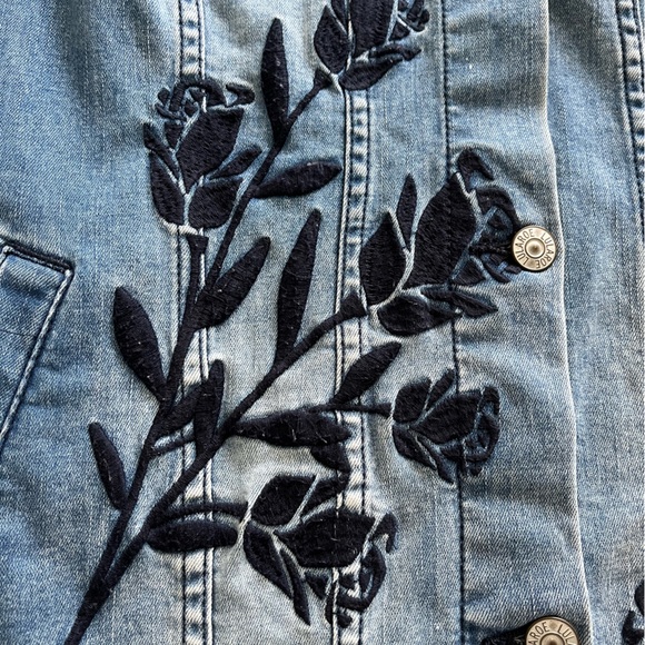 Ladies Blue Jean Jacket - Picture 5 of 5